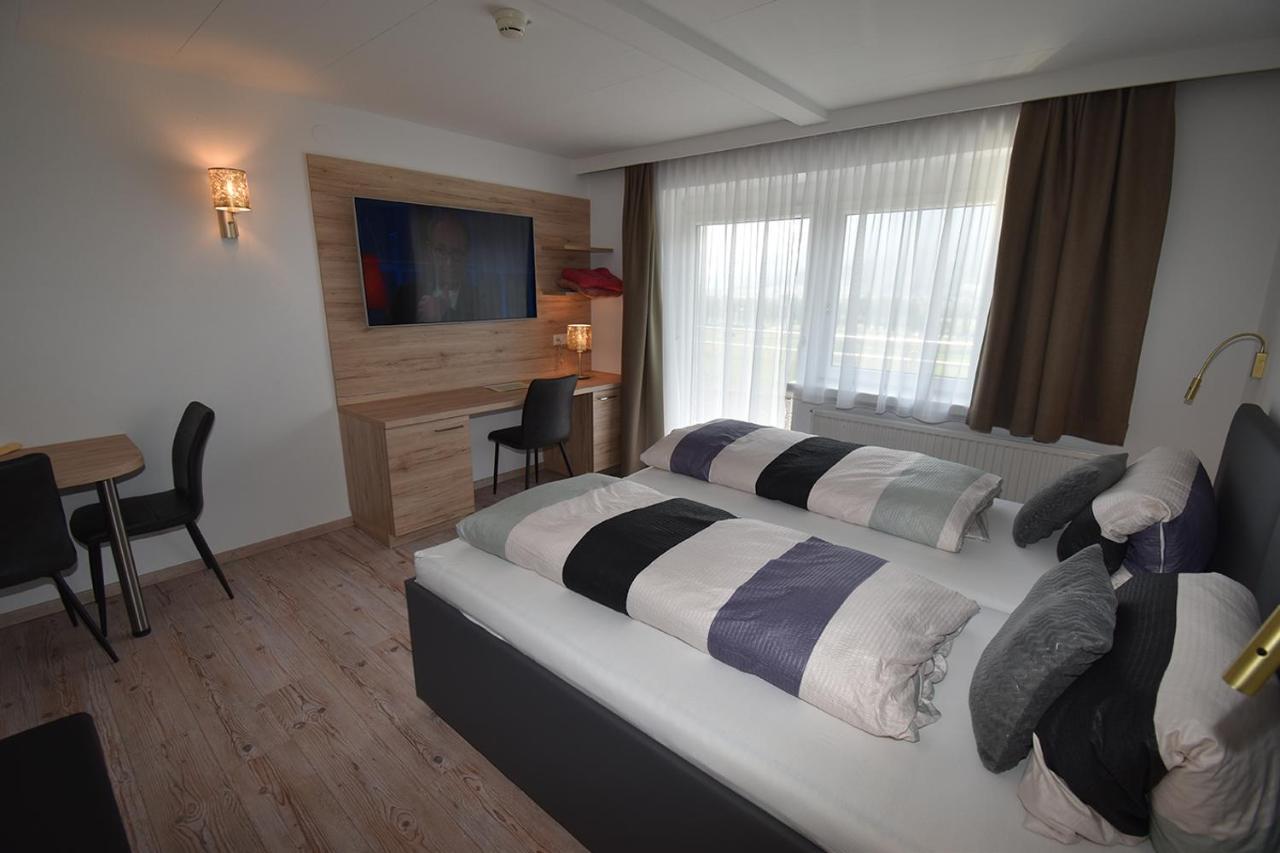 Hotel Martina เทลฟ์ส ภายนอก รูปภาพ