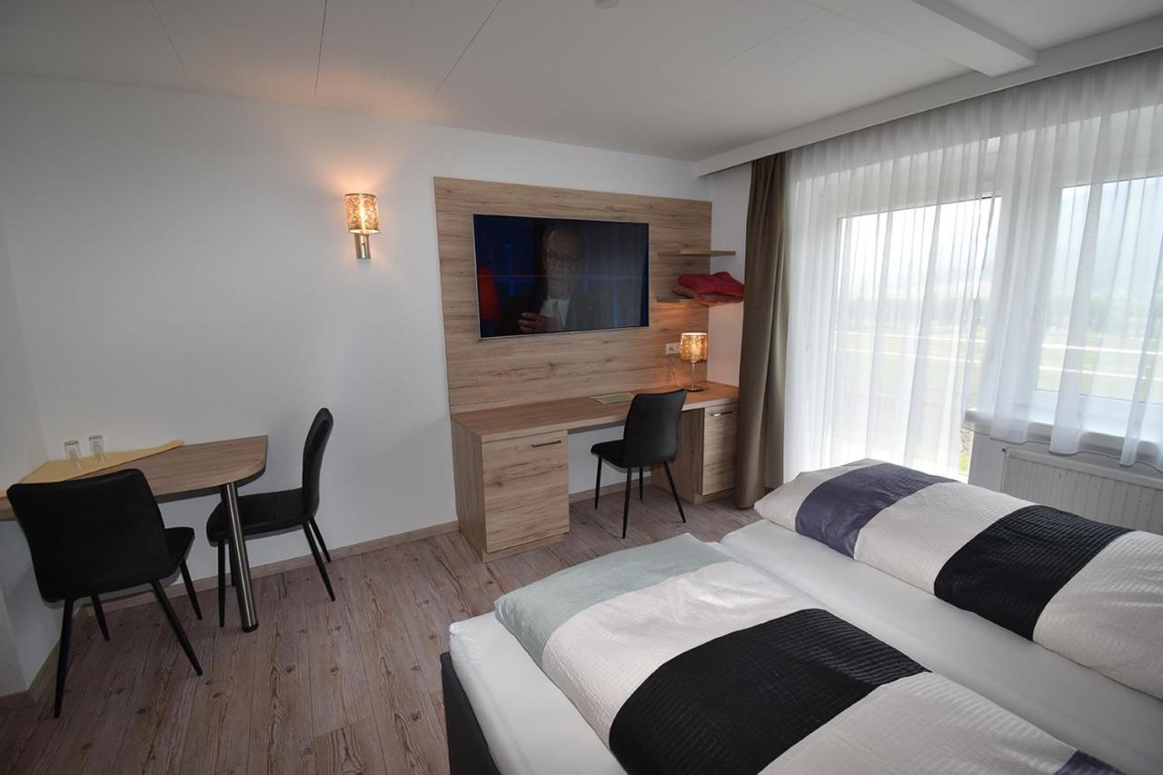 Hotel Martina เทลฟ์ส ภายนอก รูปภาพ