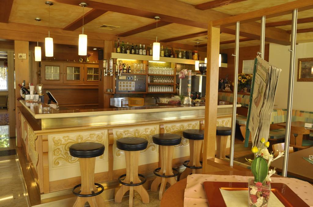 Hotel Martina เทลฟ์ส ภายนอก รูปภาพ