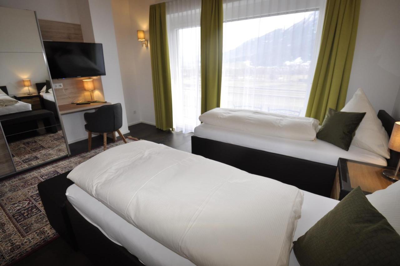 Hotel Martina เทลฟ์ส ภายนอก รูปภาพ